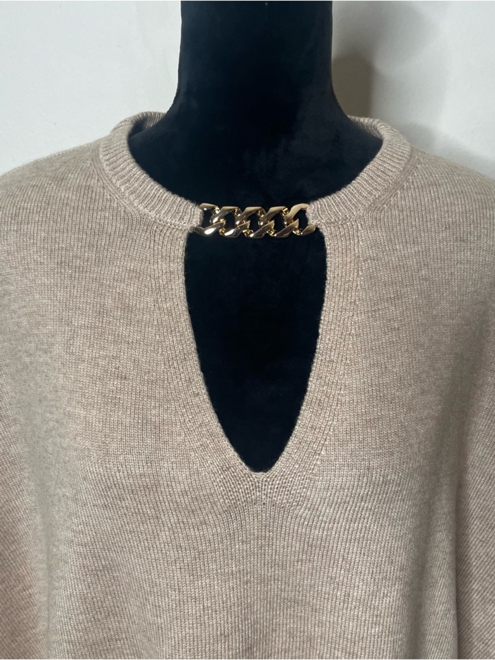 Bruno Magli Women’s Gold Chain Keyhole Wool Cashmere Pullover Knit Caplet OS~NWT - Picture 4 of 11